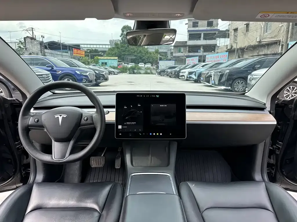 Tesla Model 3 — фото 4