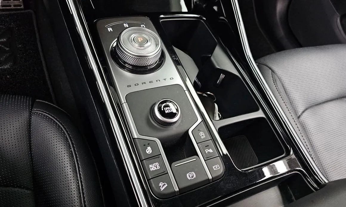 Kia Sorento — фото 9