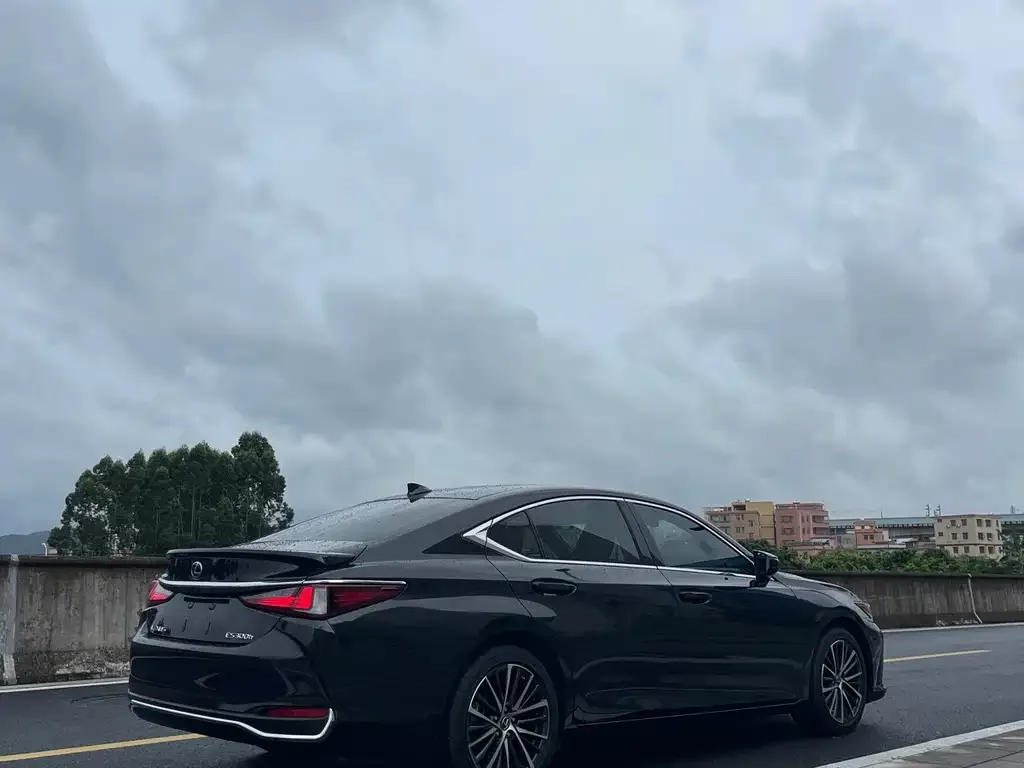 Lexus ES — фото 4