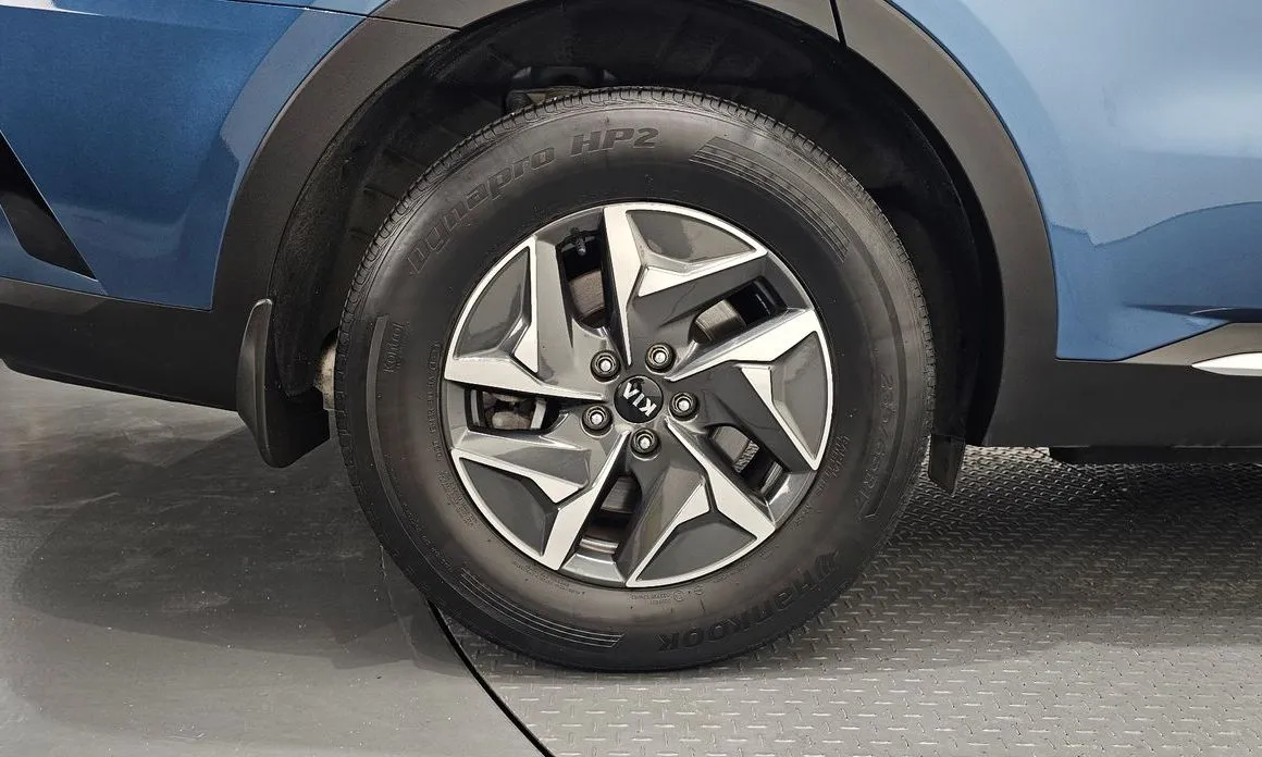 Kia Sorento — фото 9