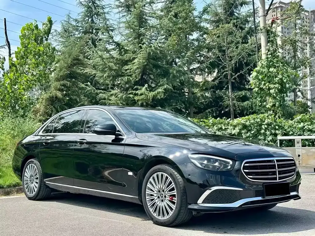 Mercedes-Benz E-Class — фото 8