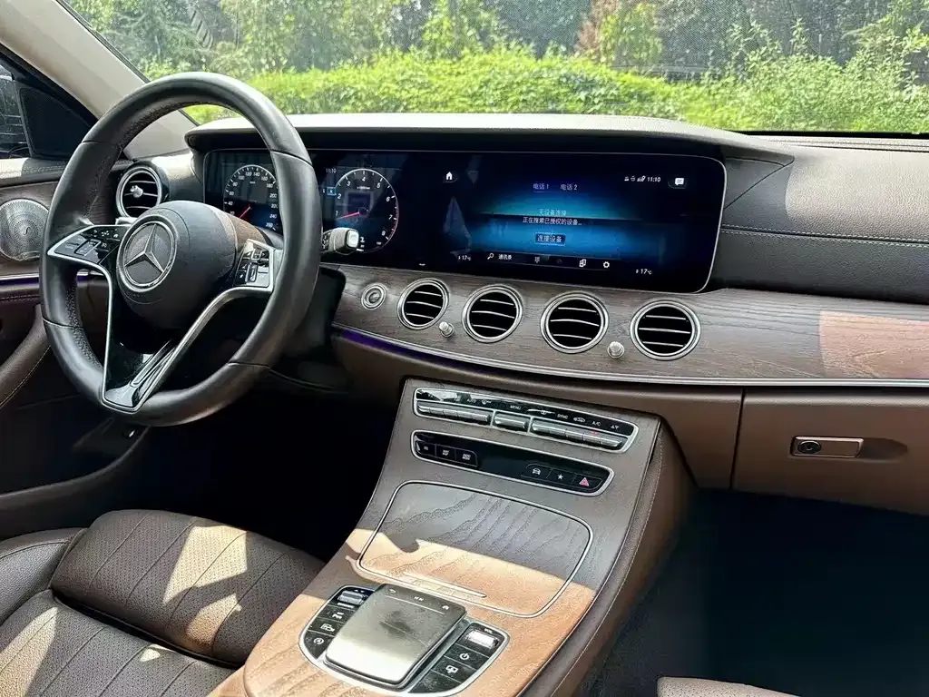 Mercedes-Benz E-Class — фото 5