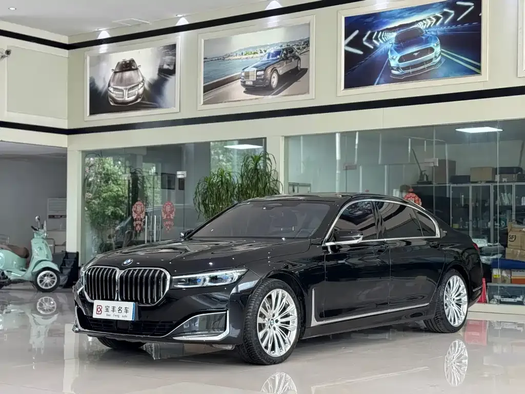 BMW 7 Series — фото 1