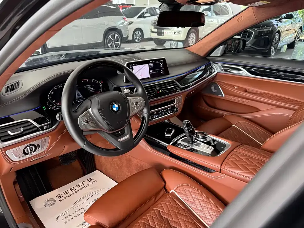 BMW 7 Series — фото 10