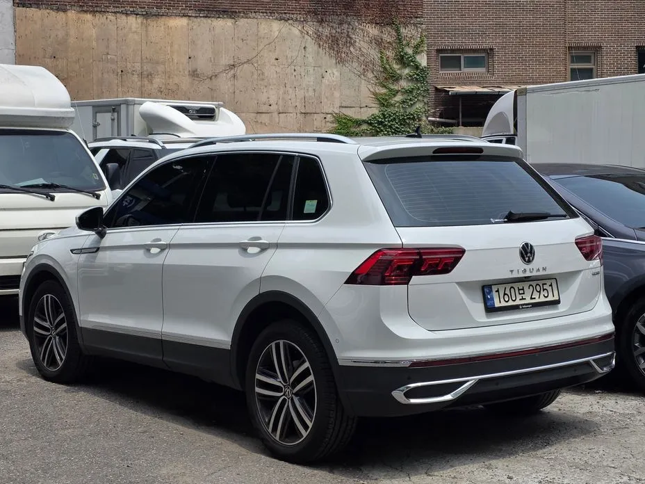 Volkswagen Tiguan — фото 6