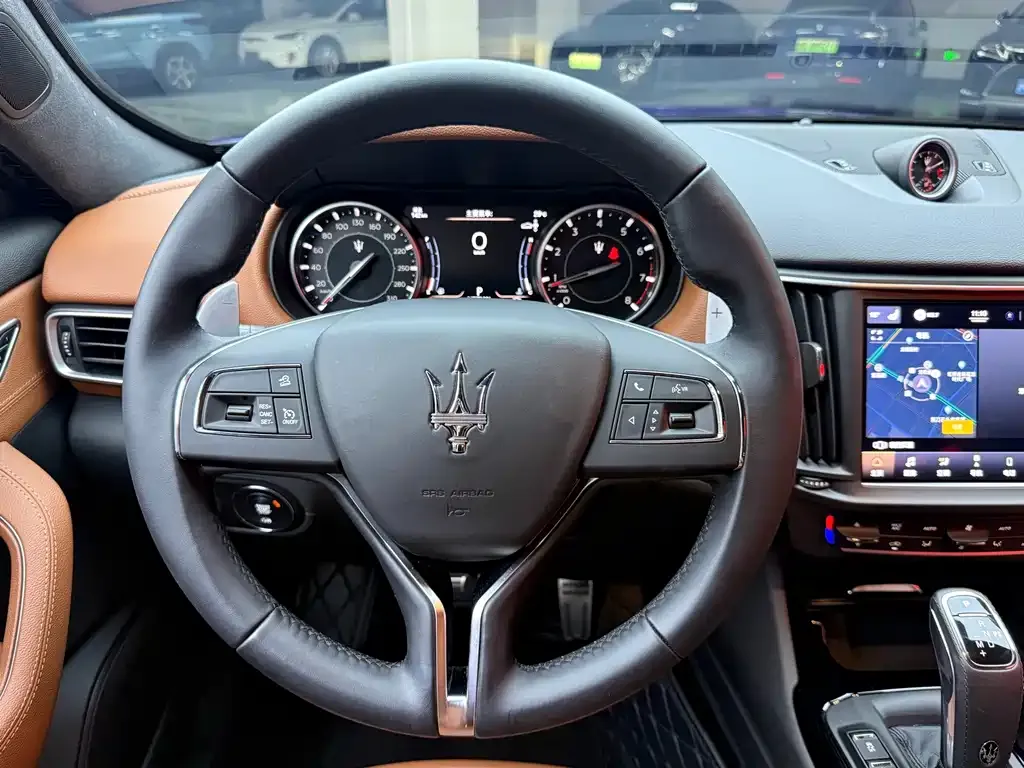 Maserati Levante — фото 10