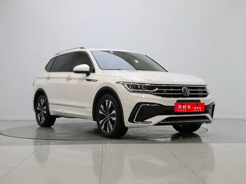 Volkswagen Tiguan L — фото 3
