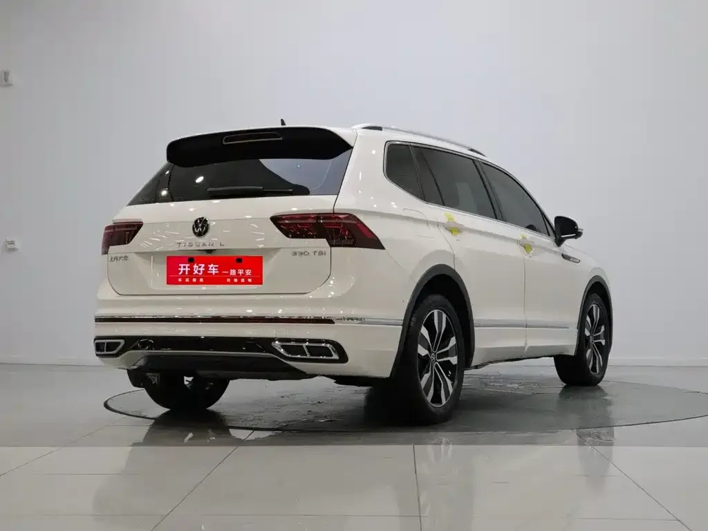 Volkswagen Tiguan L — фото 4