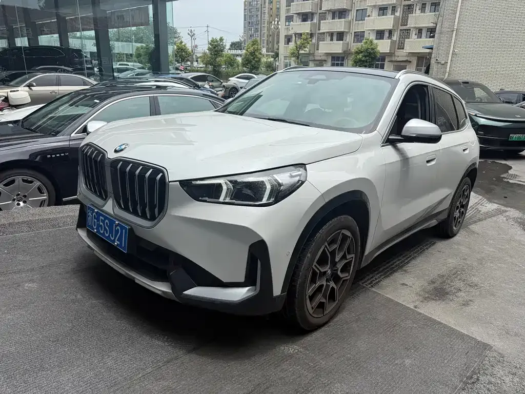 BMW X1 — фото 1