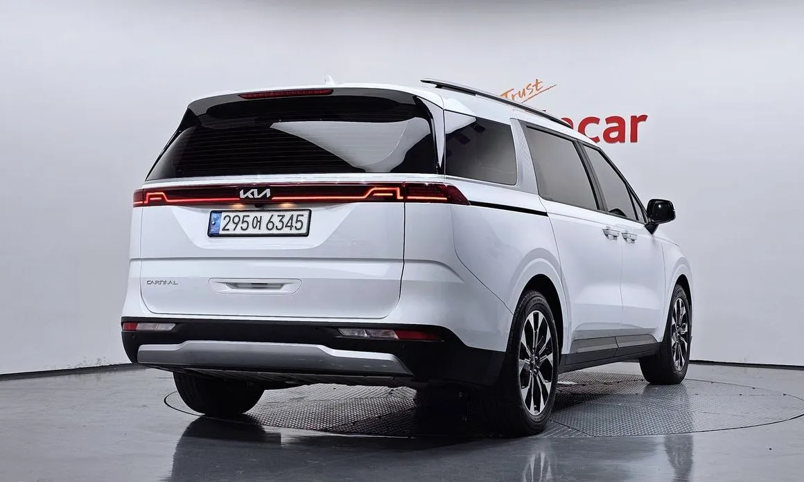 Kia Carnival — фото 3