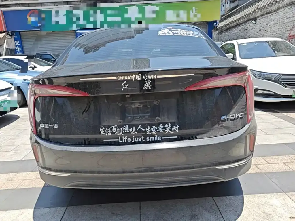 Hongqi E-QM5 — фото 4