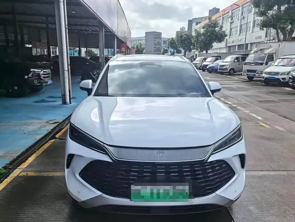 BYD L DM-i — фото 7