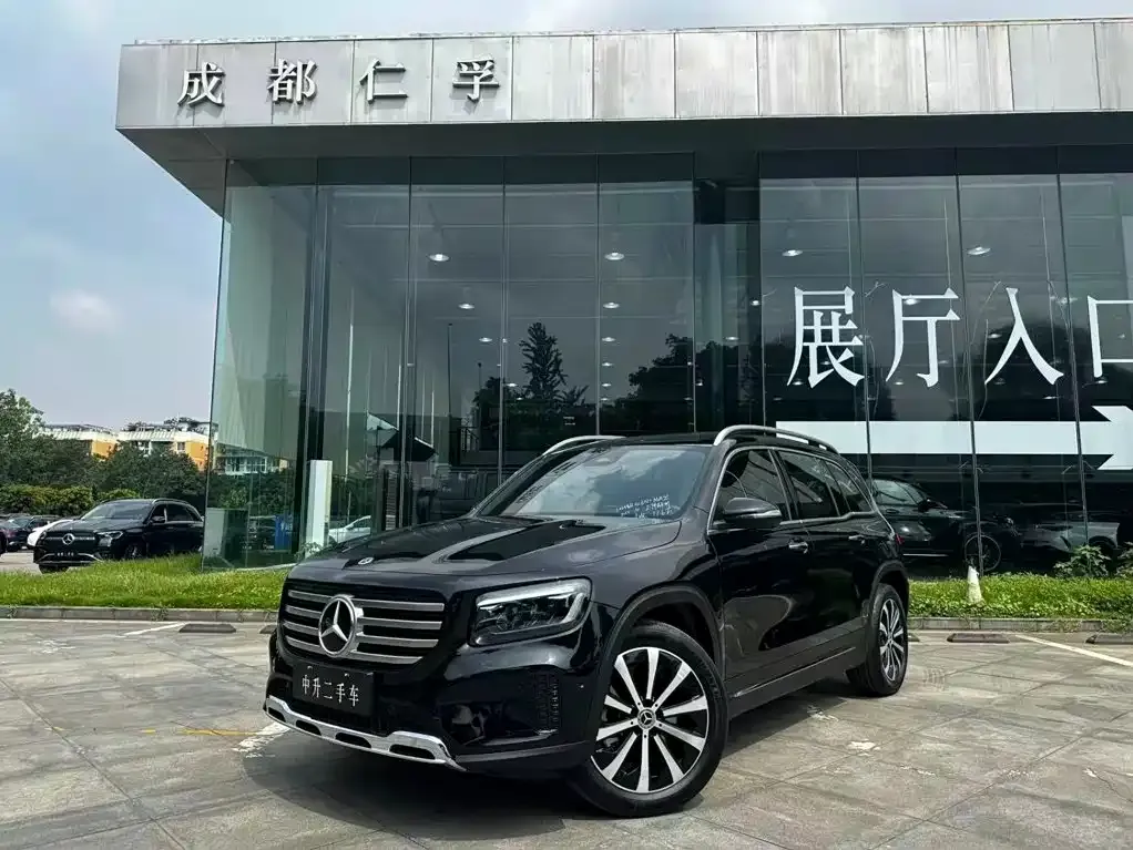 Mercedes-Benz GLB — фото 1