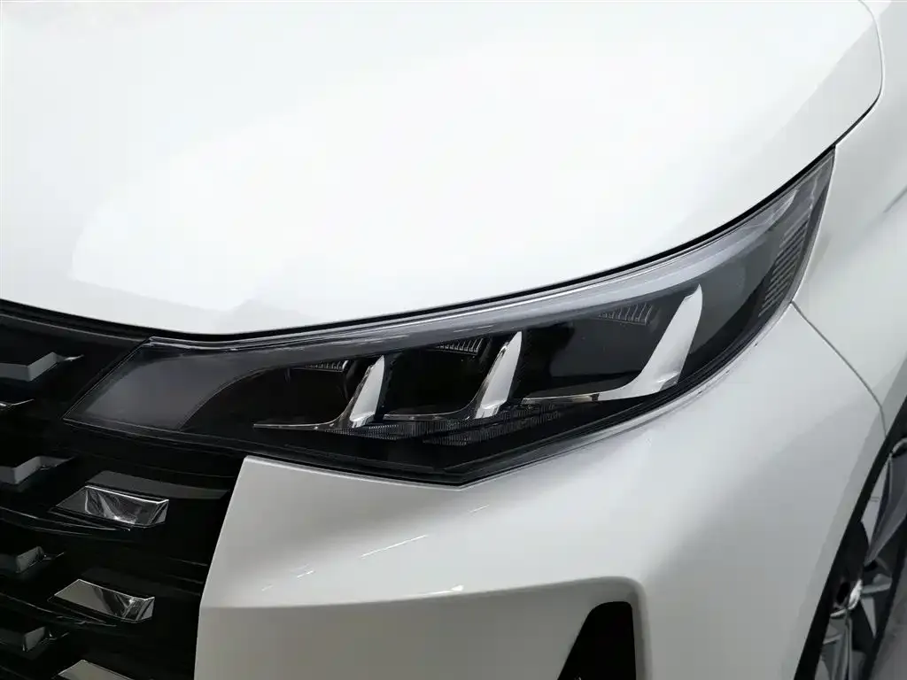 GAC Motor Trumpchi M6 — фото 6