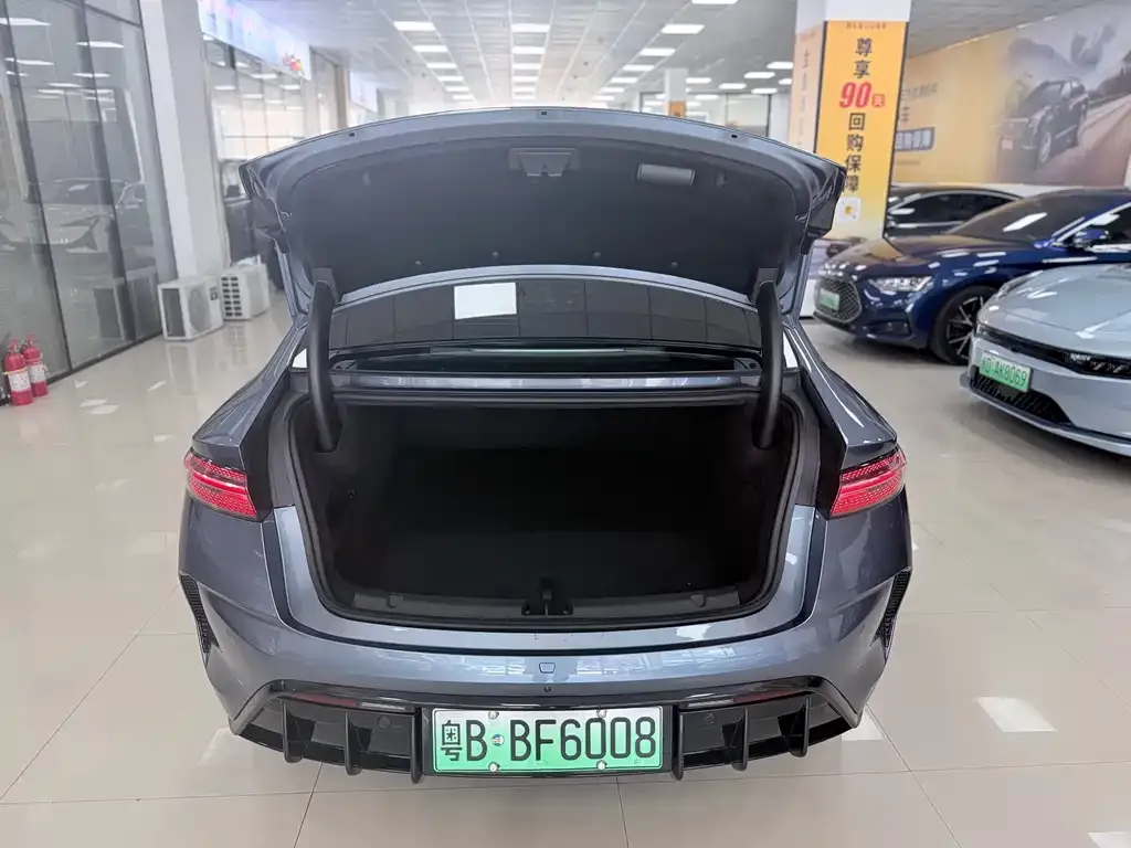 BYD Seal — фото 10