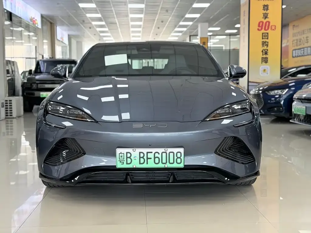 BYD Seal — фото 8