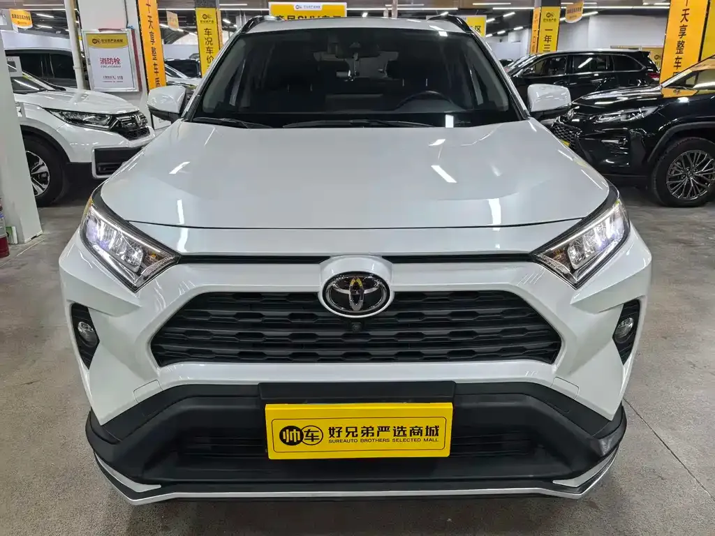 Toyota RAV4 — фото 5