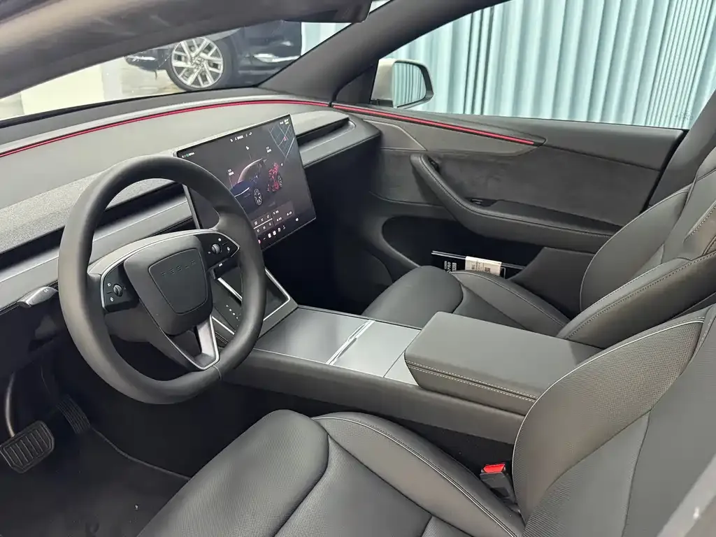 Tesla Model Y L — фото 7