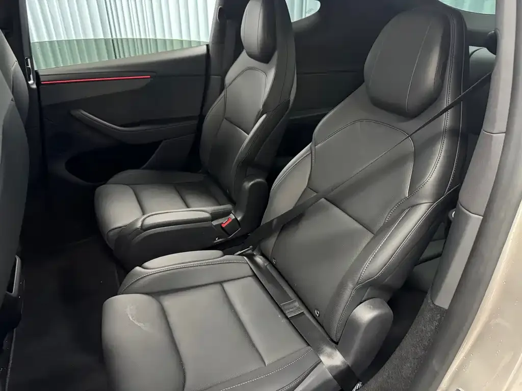 Tesla Model Y L — фото 2