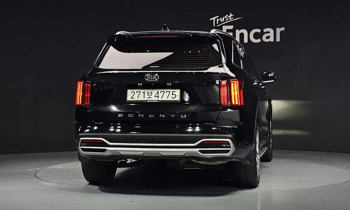 Kia Sorento — фото 6