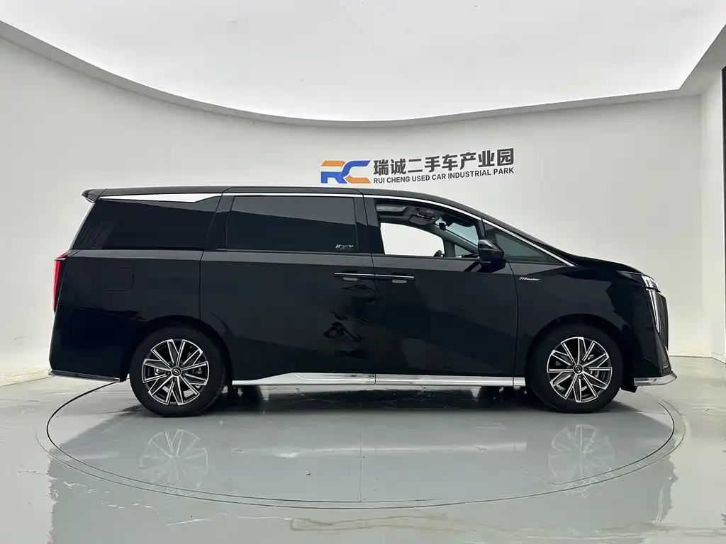 GAC Motor Trumpchi M8 — фото 3
