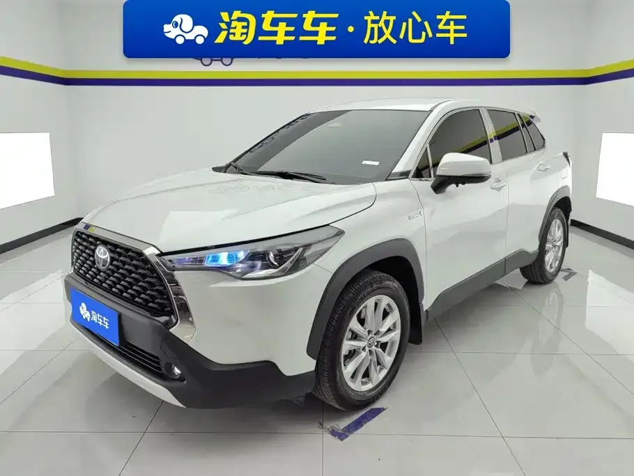 Toyota Corolla Cross — фото 1