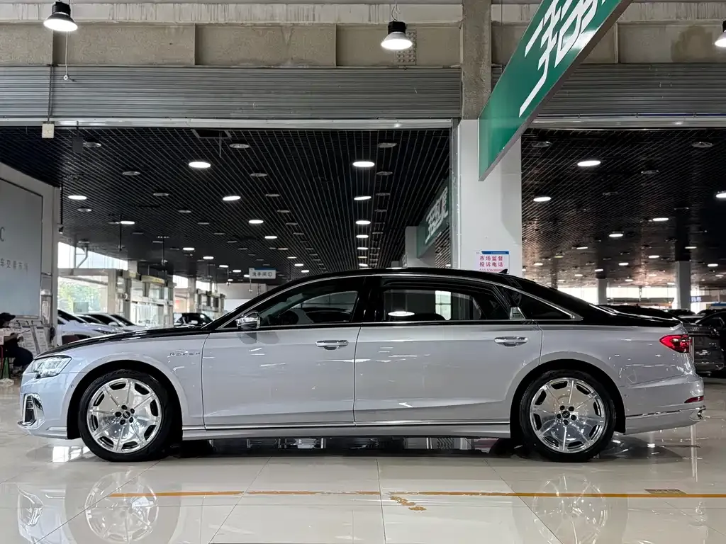 Audi A8 — фото 9