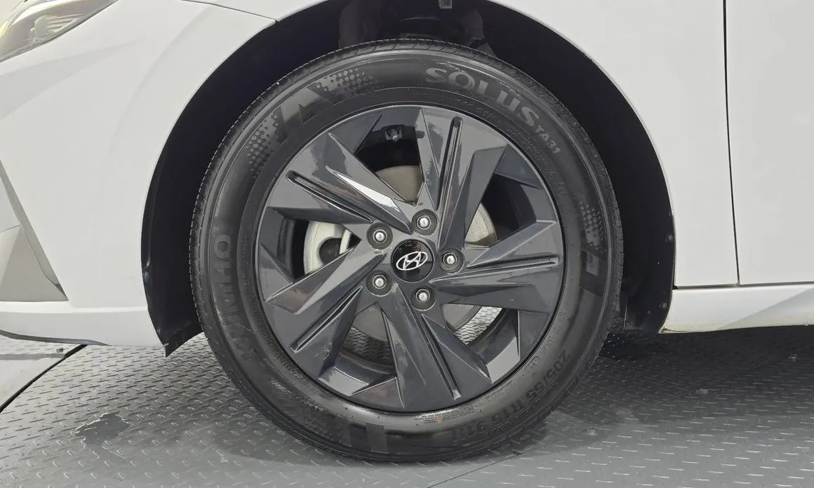 Hyundai AVANTE — фото 4