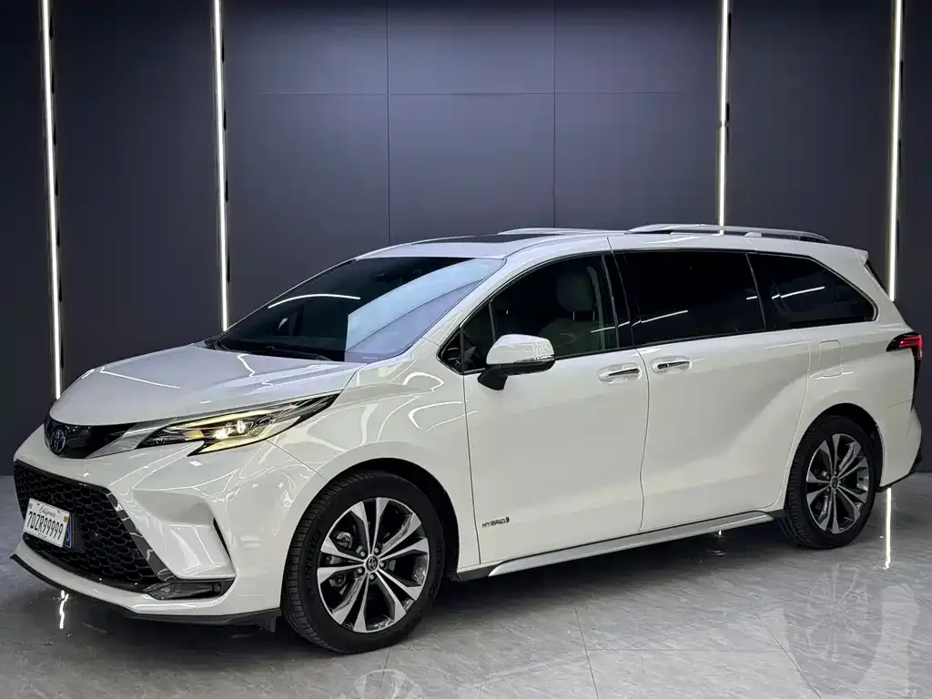 Toyota Granvia — фото 1