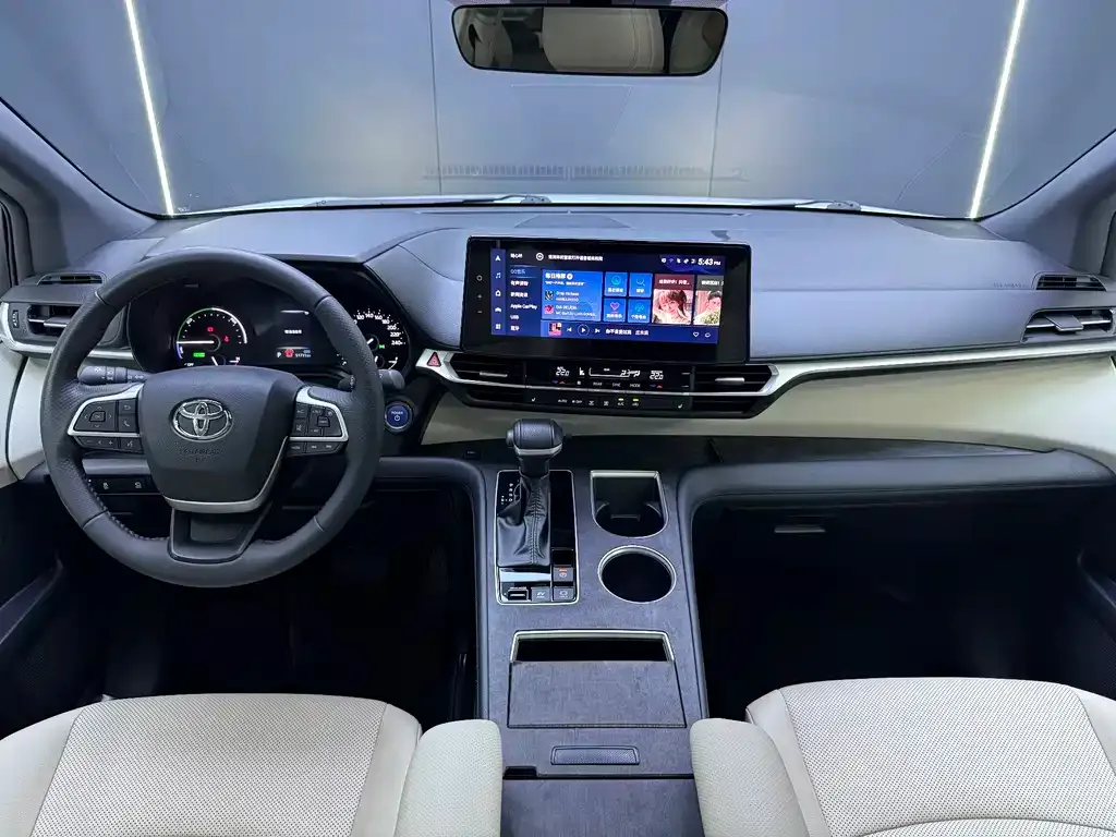 Toyota Granvia — фото 8