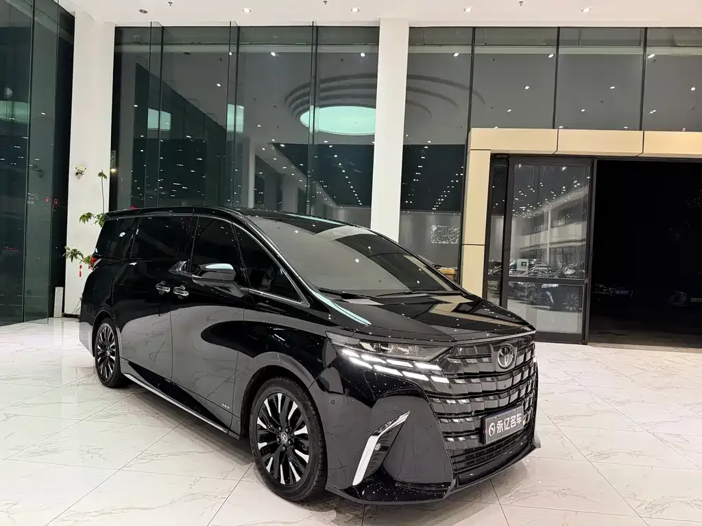 Toyota Alphard — фото 3