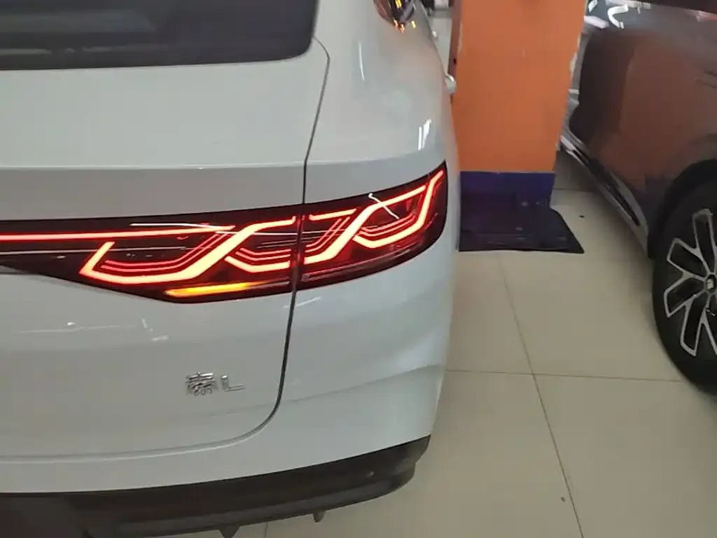 BYD Qin L — фото 4