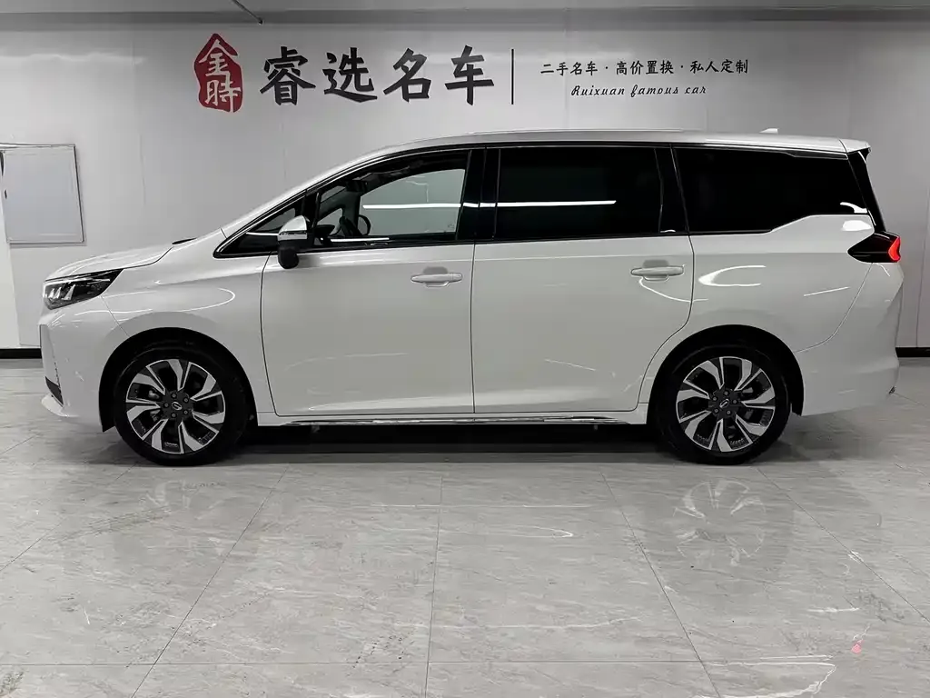 GAC Motor Trumpchi M6 — фото 10