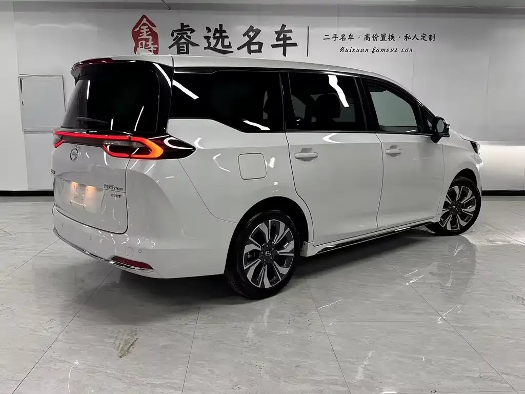 GAC Motor Trumpchi M6 — фото 9