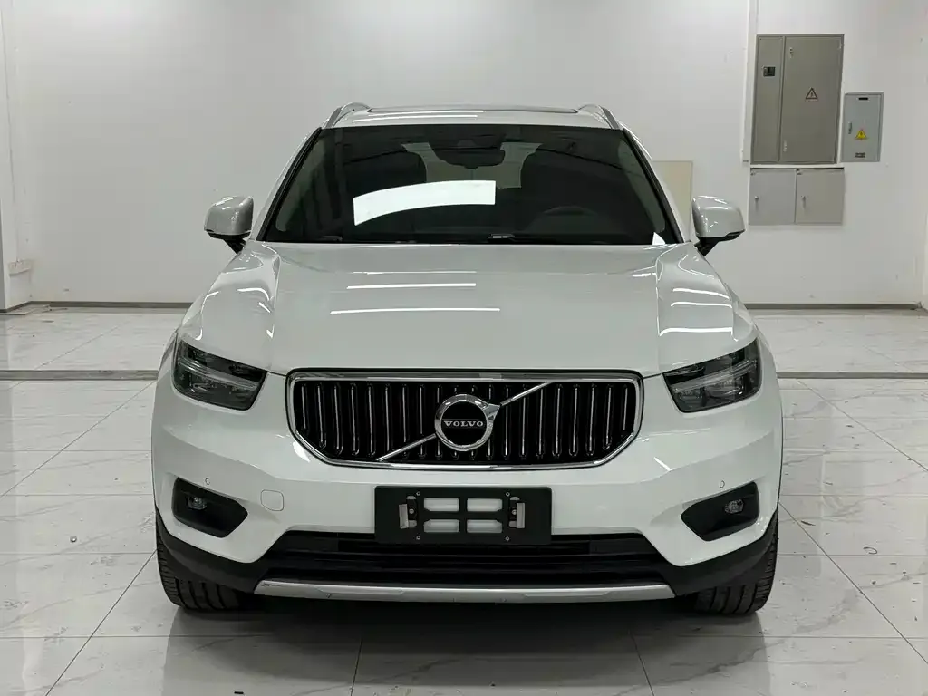 Volvo XC40 — фото 2