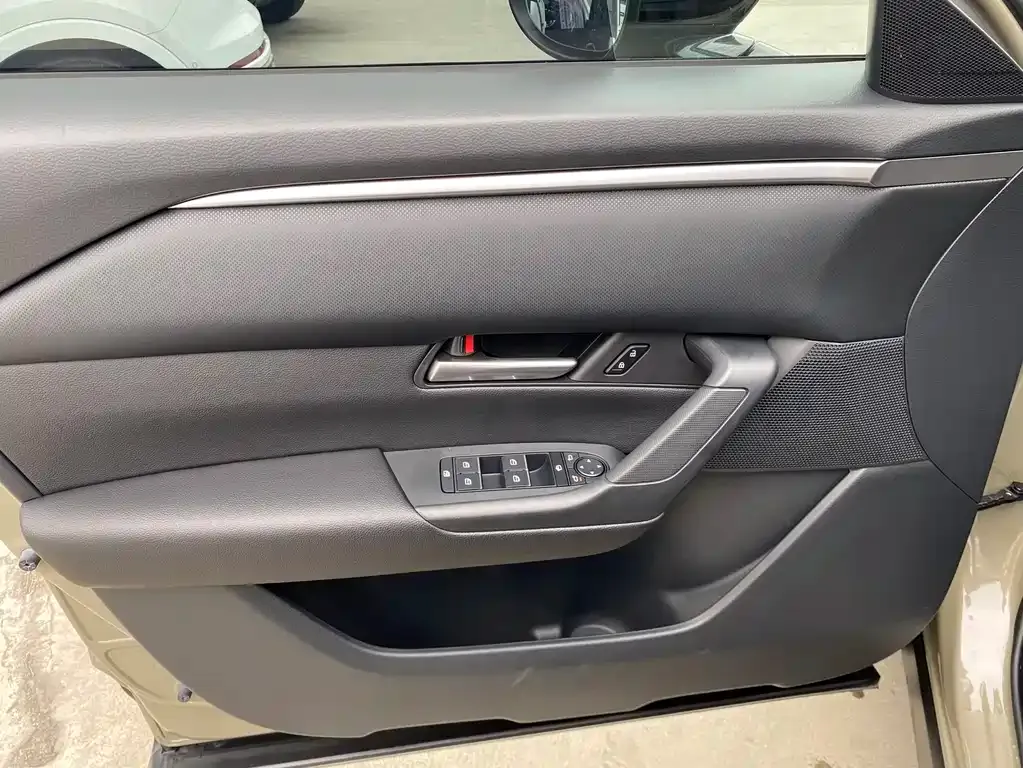 Mazda CX-50 2023 из CN, фото 7