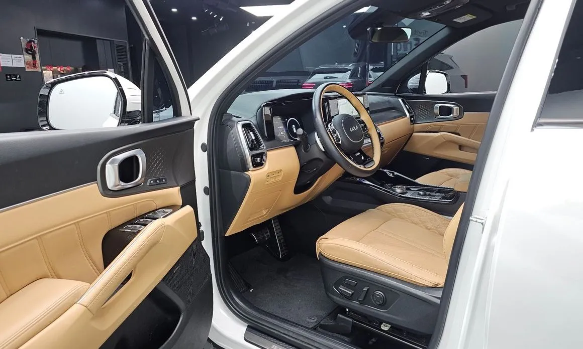 Kia Sorento — фото 6