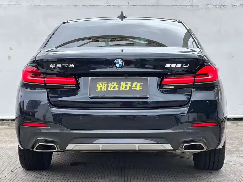 BMW 5 Series — фото 4
