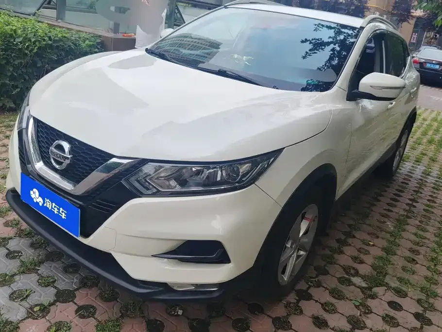 Nissan Qashqai — фото 1