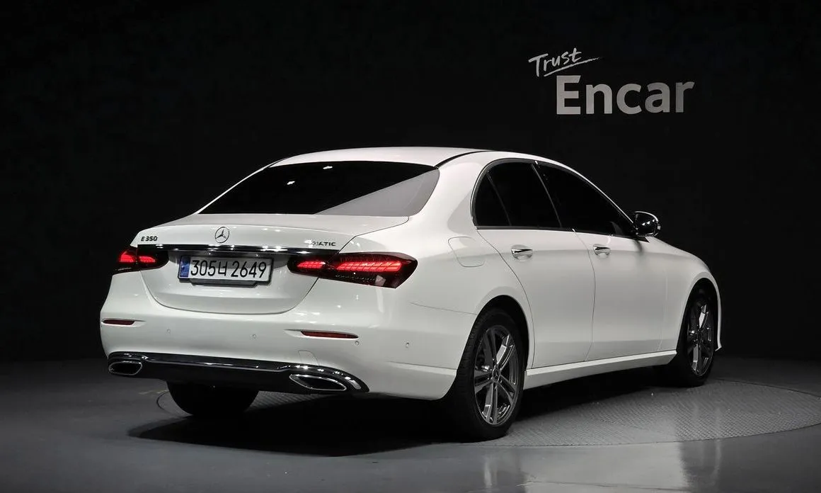 Mercedes-Benz E-Class — фото 2