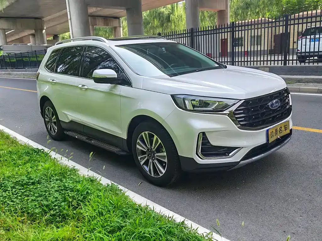 Ford Edge — фото 7
