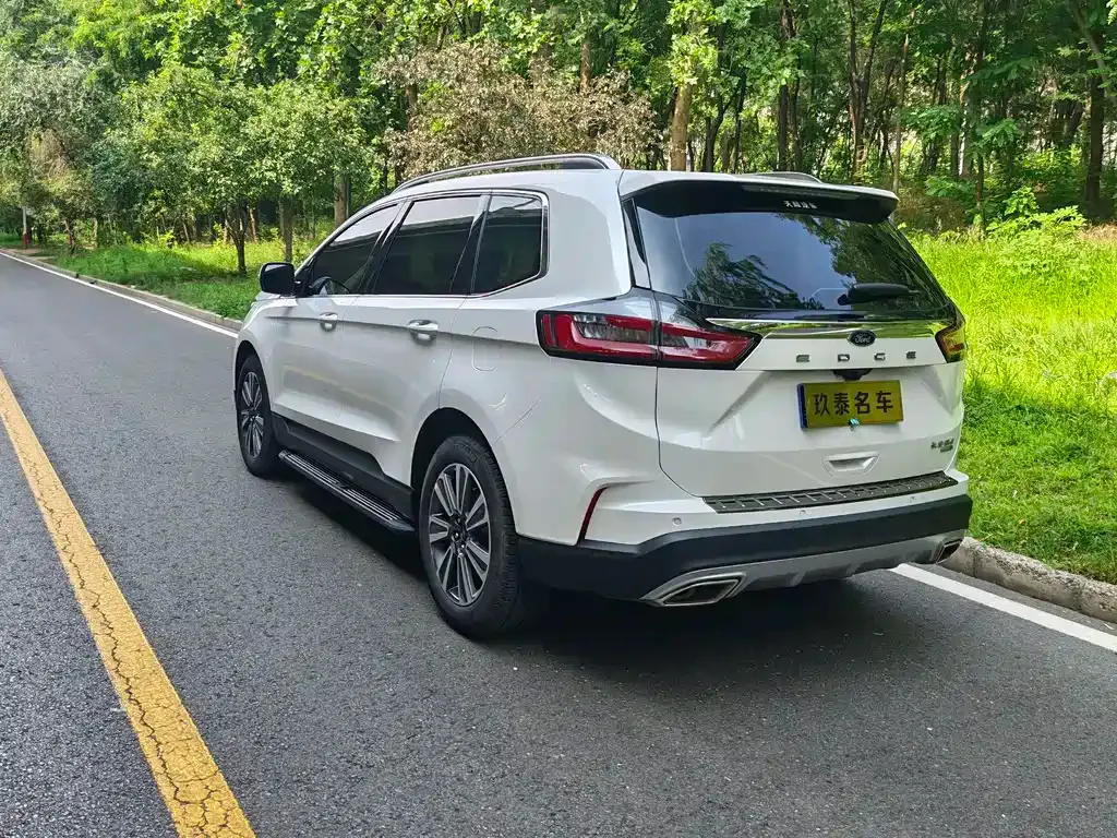 Ford Edge — фото 6
