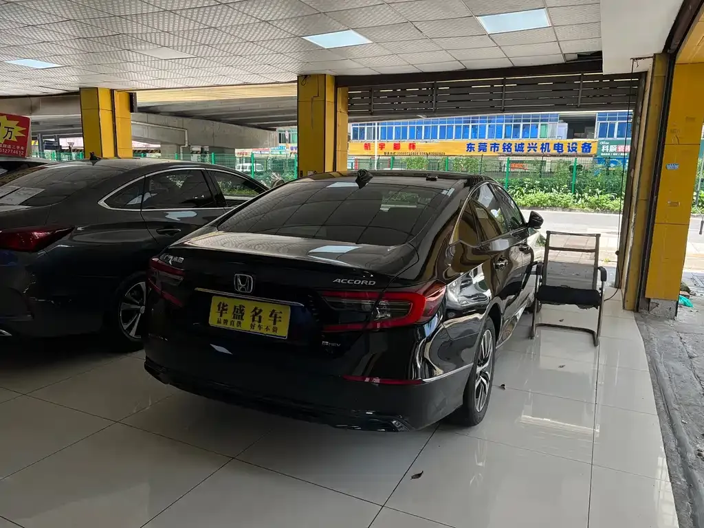Honda Accord — фото 4