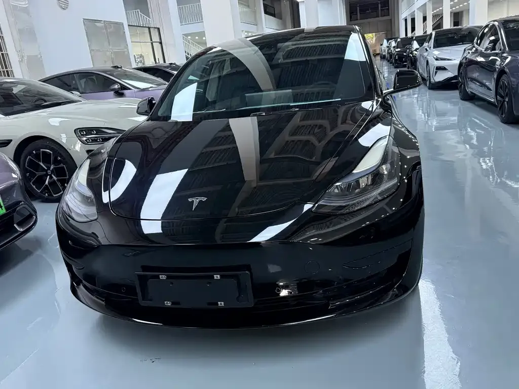 Tesla Model 3 — фото 10