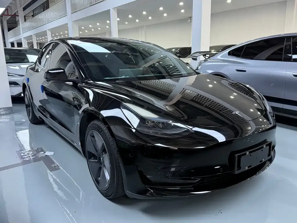 Tesla Model 3 — фото 7