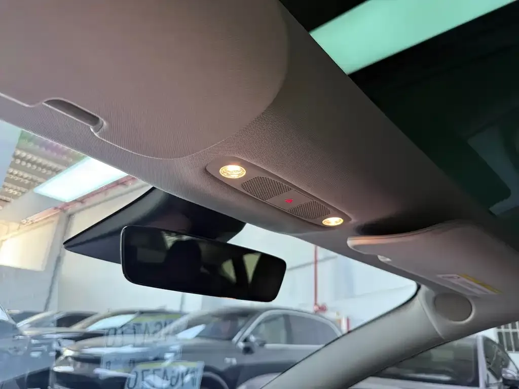 Tesla Model 3 — фото 2