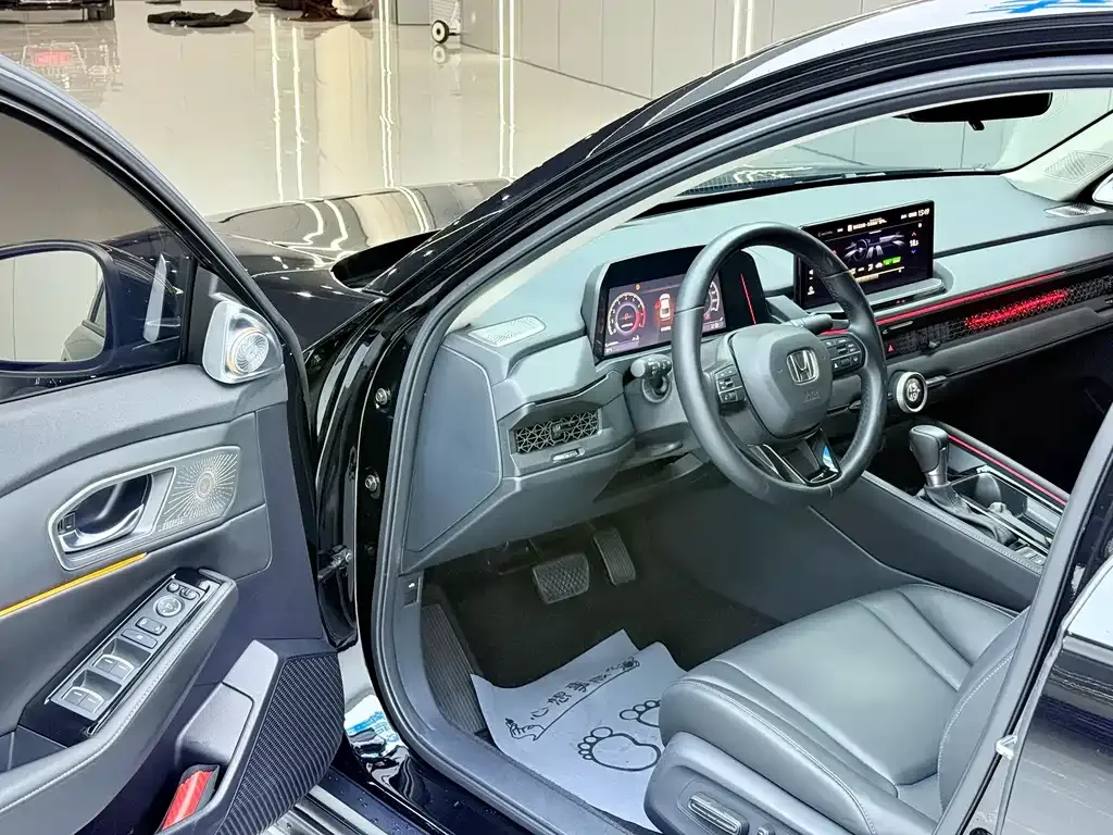 Honda Accord — фото 8