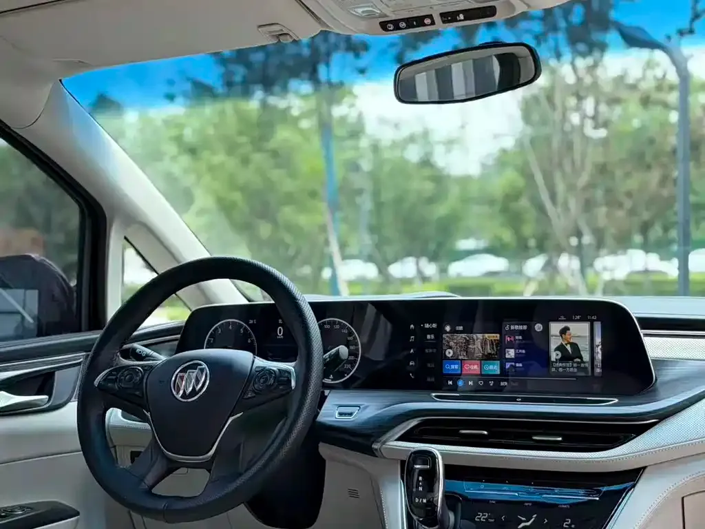 Buick GL8 2023 из CN, фото 3