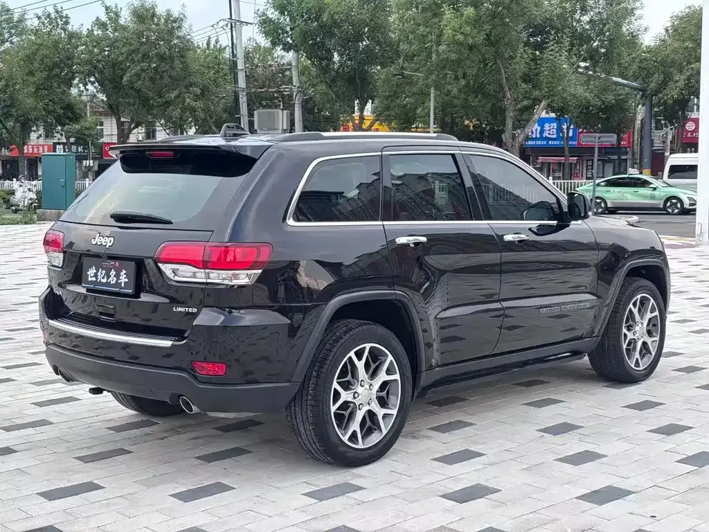 Jeep Grand Cherokee (Import) — фото 9