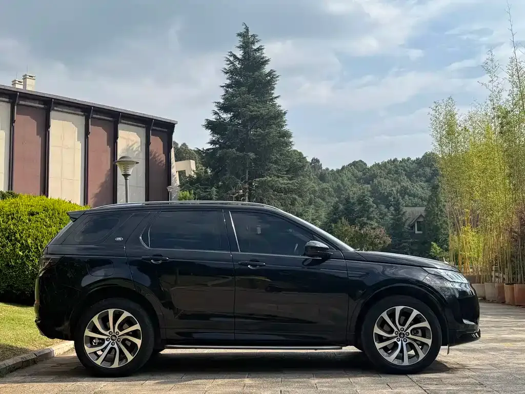 Land Rover Discovery Sport Hybrid — фото 3